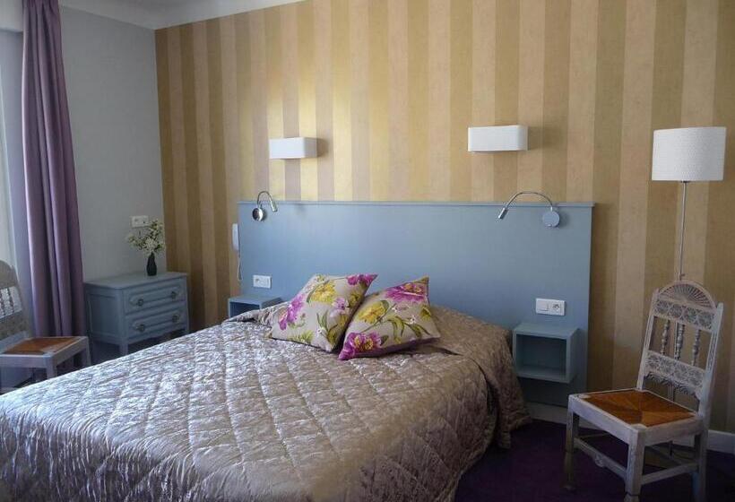 Отель Hôtel Le Saphir