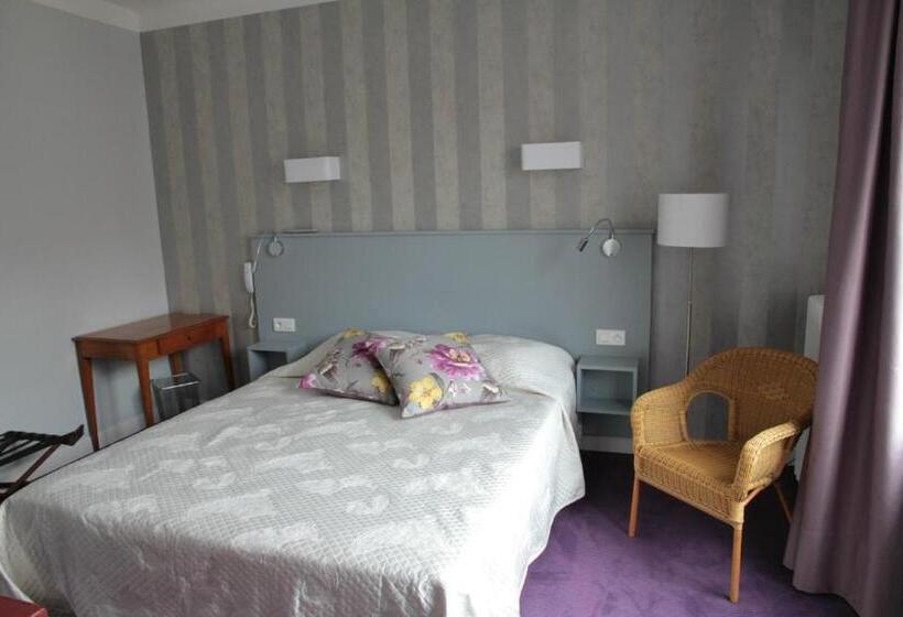 Отель Hôtel Le Saphir