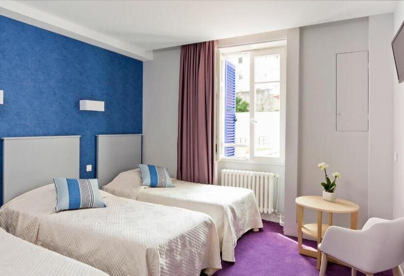 Отель Hôtel Le Saphir