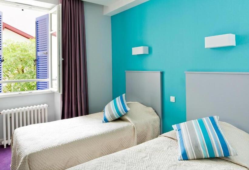 Отель Hôtel Le Saphir