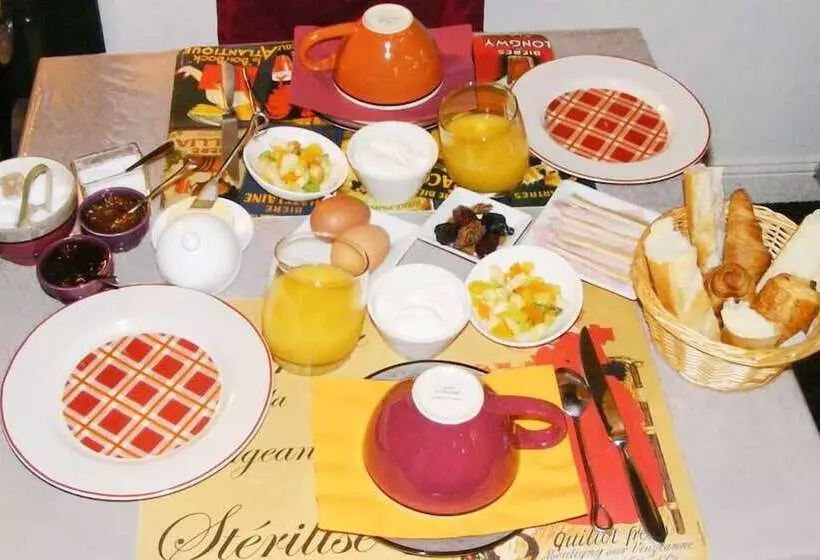 ホテル Hôtel Restaurant Côté Rivage