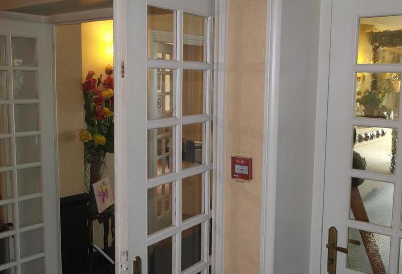 Отель Restaurant Des Lys