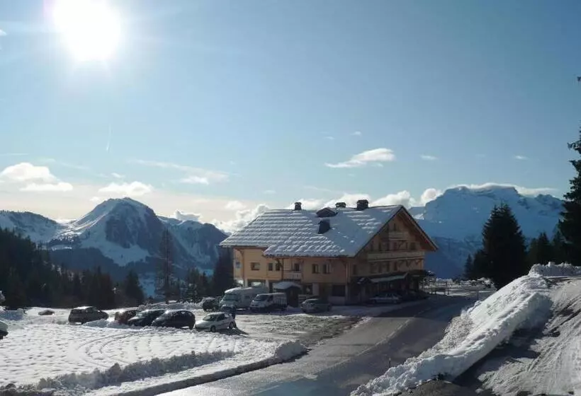 Hotelli Hôtel Restaurant Les Sapins Wellness & Gourmet