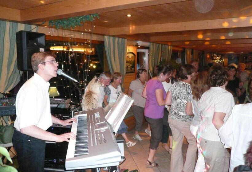 Отель Hôtel Restaurant Les Sapins Wellness & Gourmet