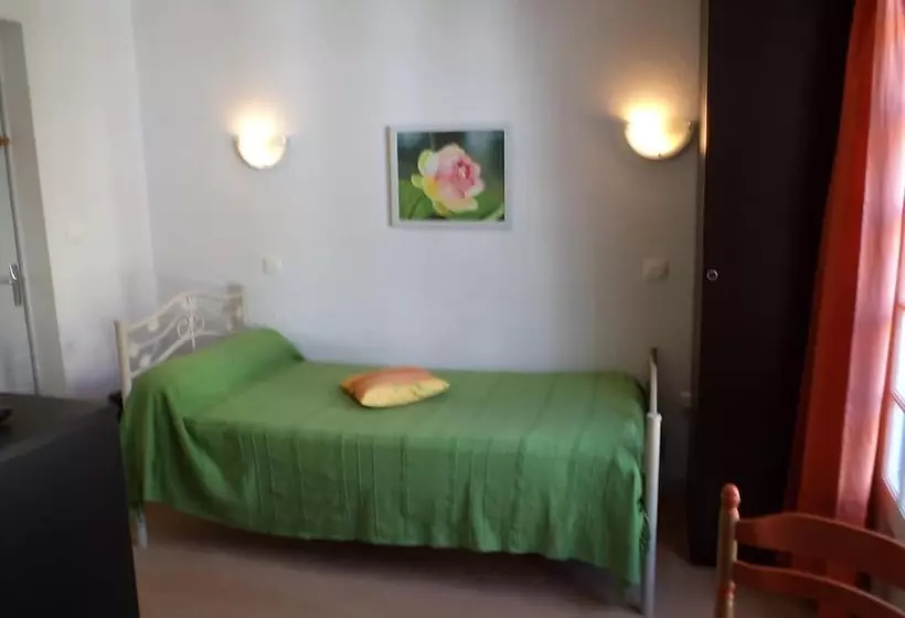 Hotelli L Oustal