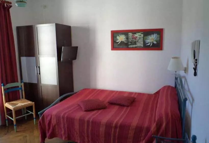 Hotelli L Oustal