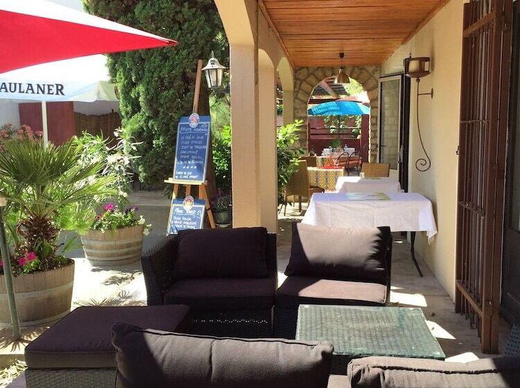 فندق La Bastide De Pont Royal