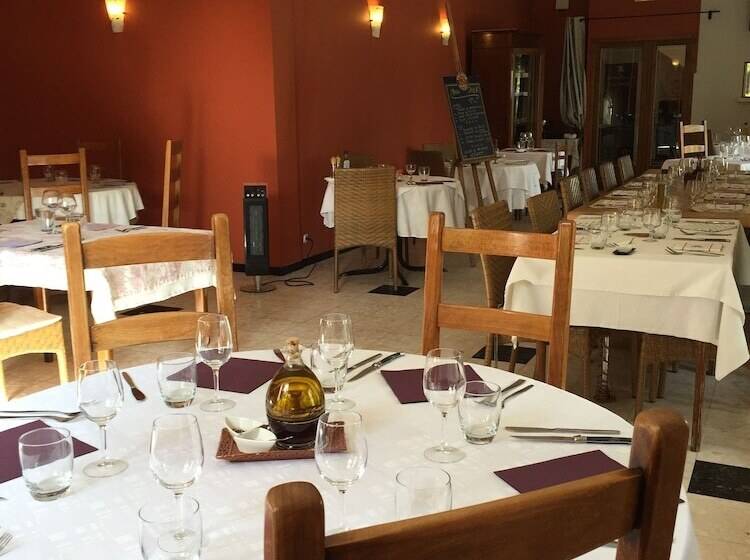 فندق La Bastide De Pont Royal