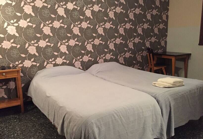 فندق La Bastide De Pont Royal