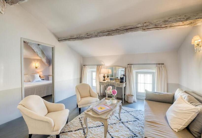 هتل La Maison Du Village