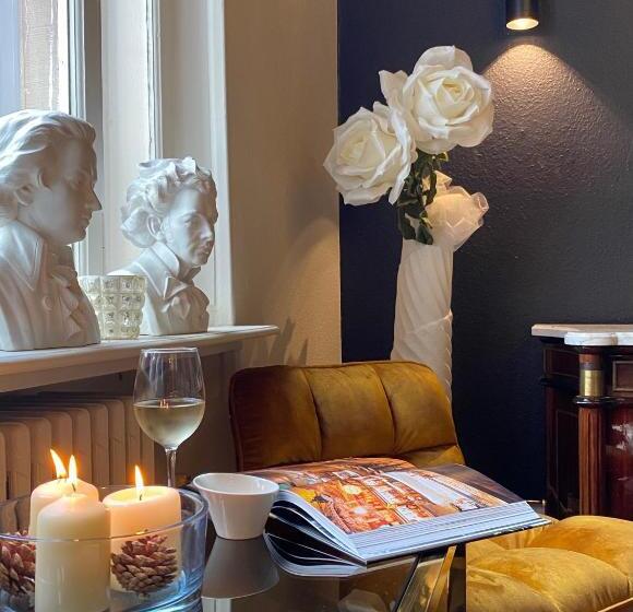 ホテル La Villa Hôtel Restaurant