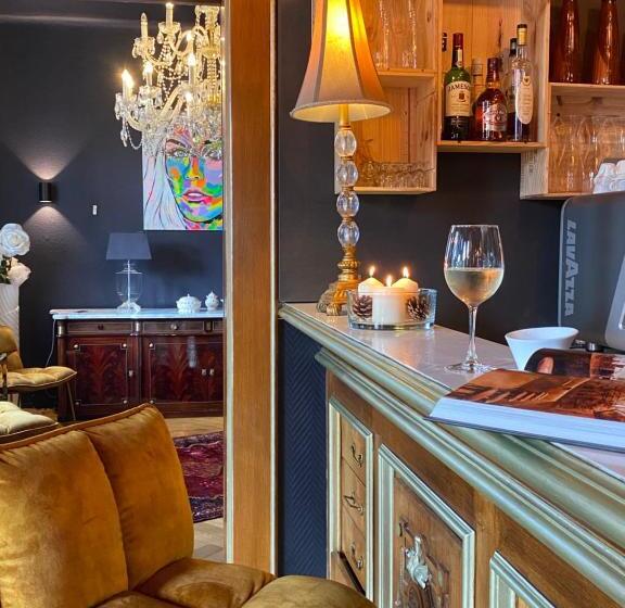 ホテル La Villa Hôtel Restaurant