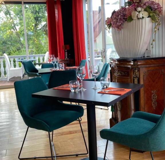 ホテル La Villa Hôtel Restaurant
