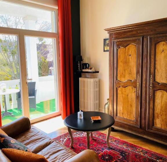 ホテル La Villa Hôtel Restaurant