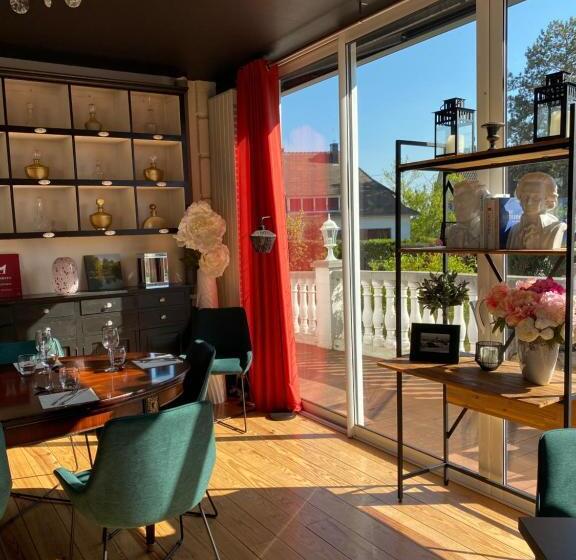 ホテル La Villa Hôtel Restaurant