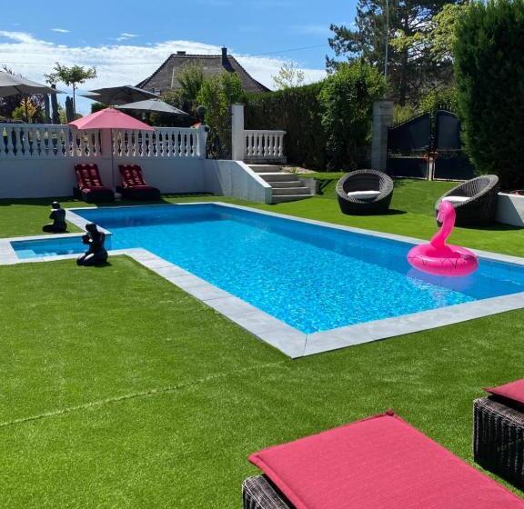 ホテル La Villa Hôtel Restaurant