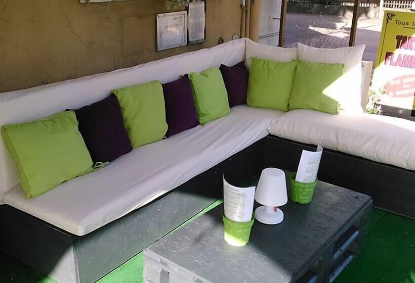 Отель Au Cheval Blanc