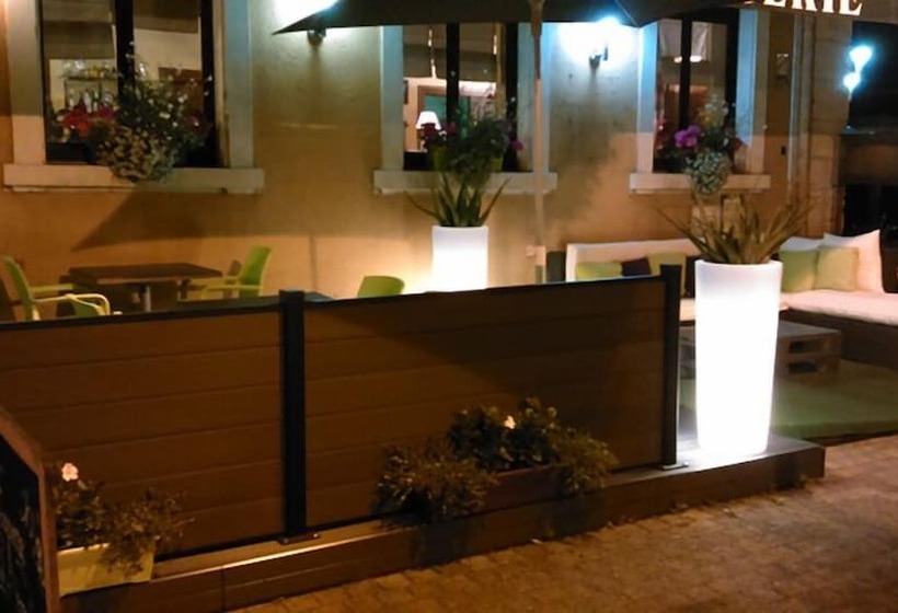 Отель Au Cheval Blanc