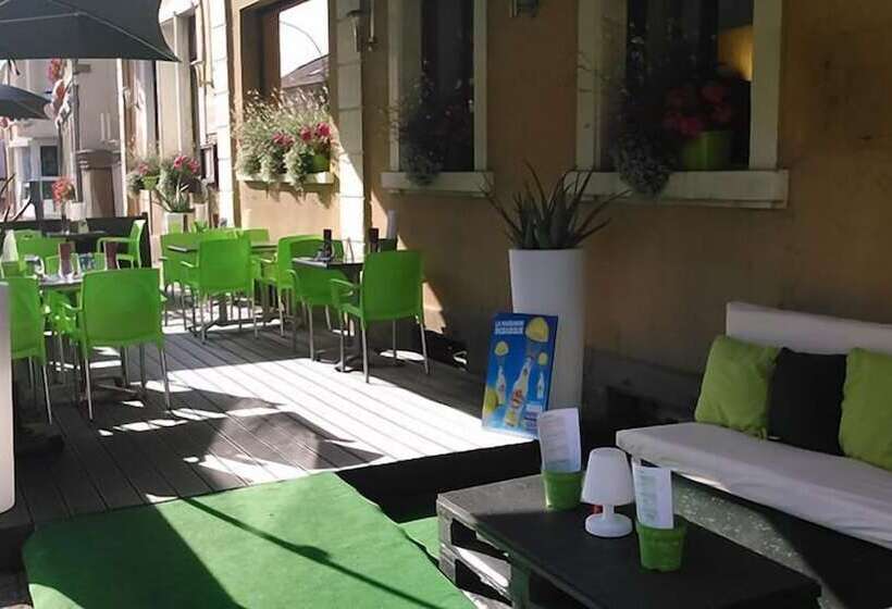 Отель Au Cheval Blanc