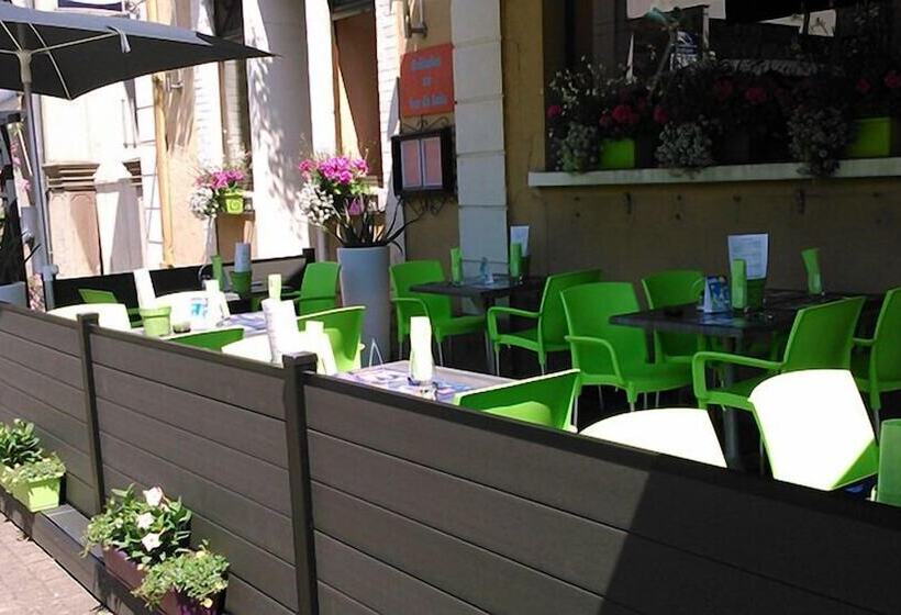 Отель Au Cheval Blanc