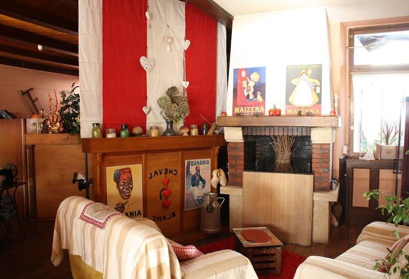 Отель Au Cheval Blanc