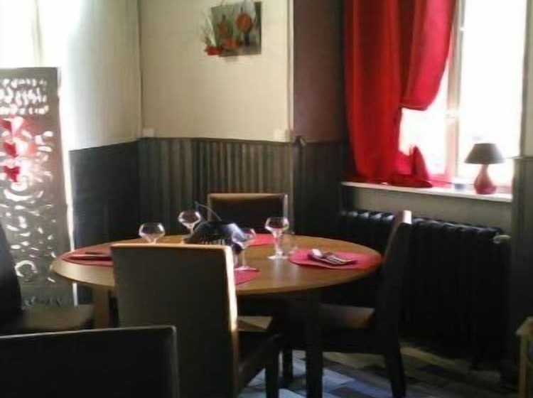 Отель Au Cheval Blanc