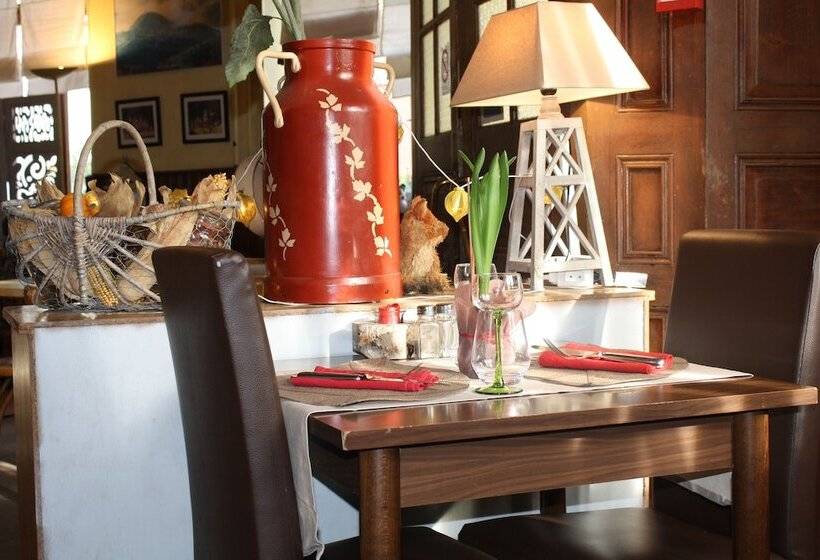 Отель Au Cheval Blanc