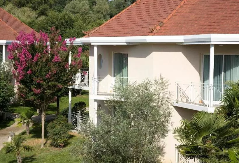 هتل Les Jardins De Beauval