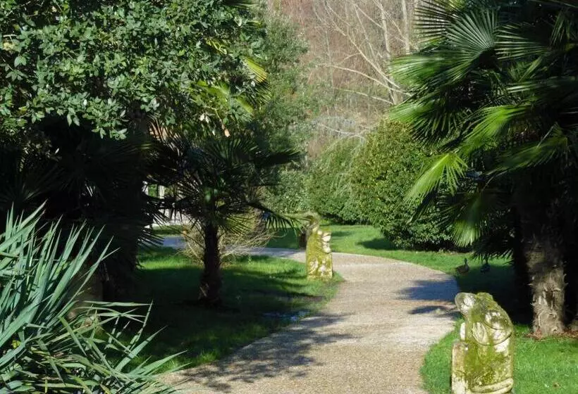 هتل Les Jardins De Beauval