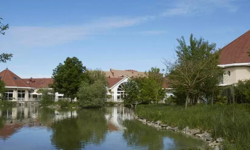 هتل Les Jardins De Beauval