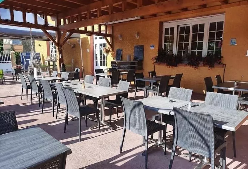 Hotelli L Adourable Auberge