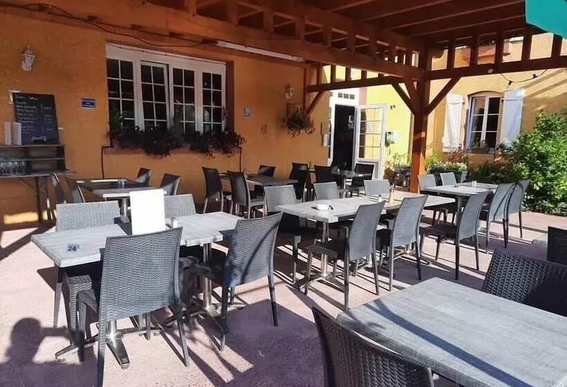 Hotelli L Adourable Auberge