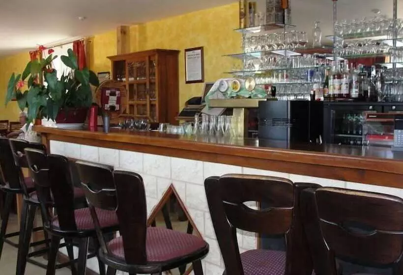 Hotelli L Adourable Auberge
