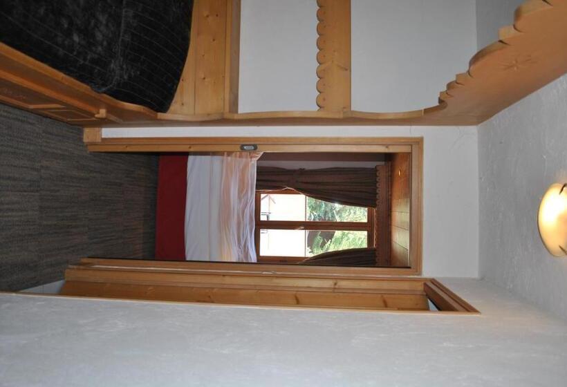 בית מלון כפרי Oustalet