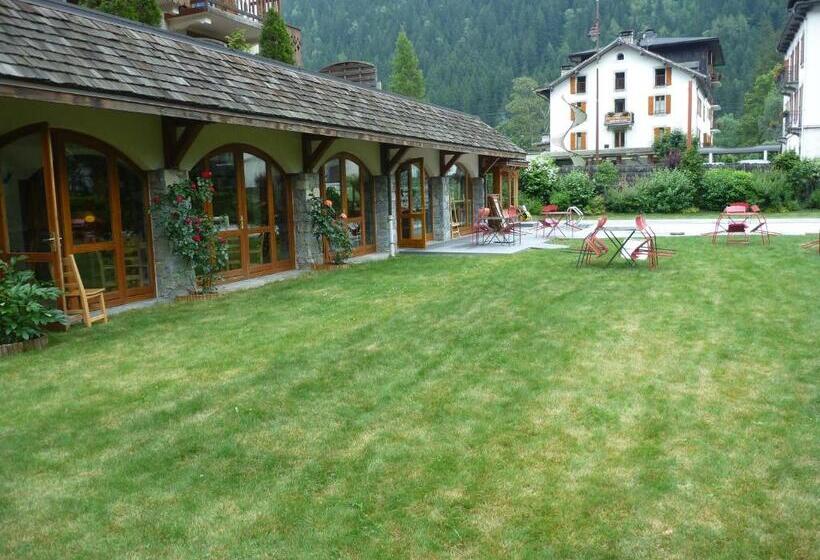 בית מלון כפרי Oustalet