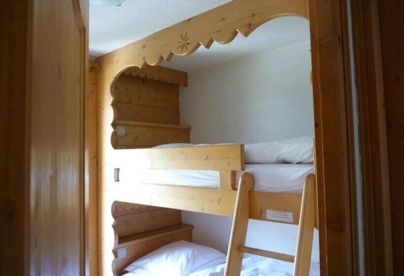 בית מלון כפרי Oustalet