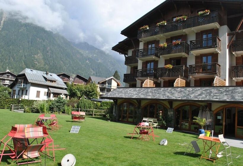 בית מלון כפרי Oustalet