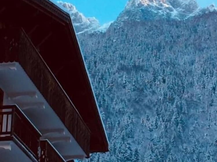 בית מלון כפרי Oustalet