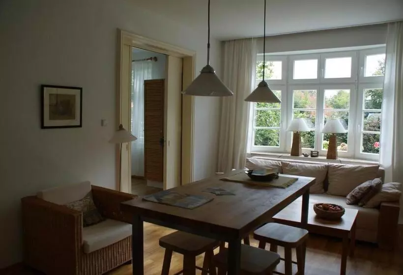 ベッドアンドブレックファースト Altes Landhaus Am Park