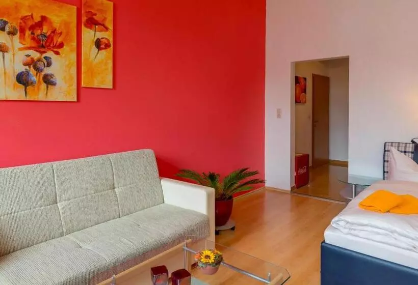 Hotelli Am Müritzhafen Garni