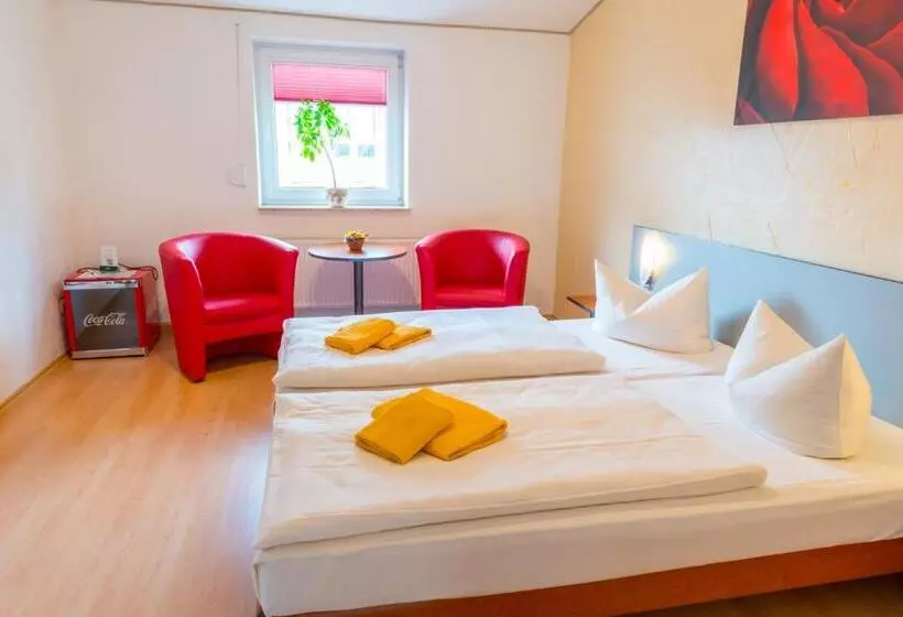 Hotelli Am Müritzhafen Garni
