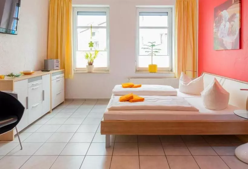 Hotelli Am Müritzhafen Garni