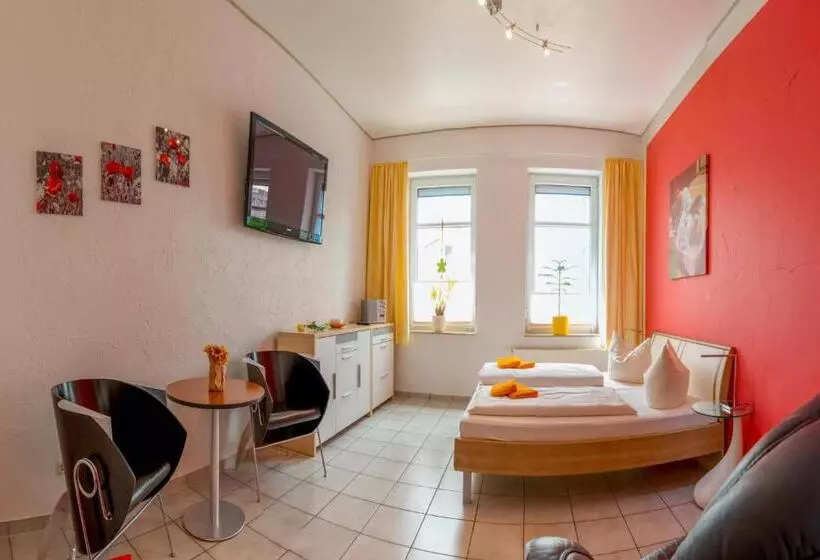 Hotelli Am Müritzhafen Garni