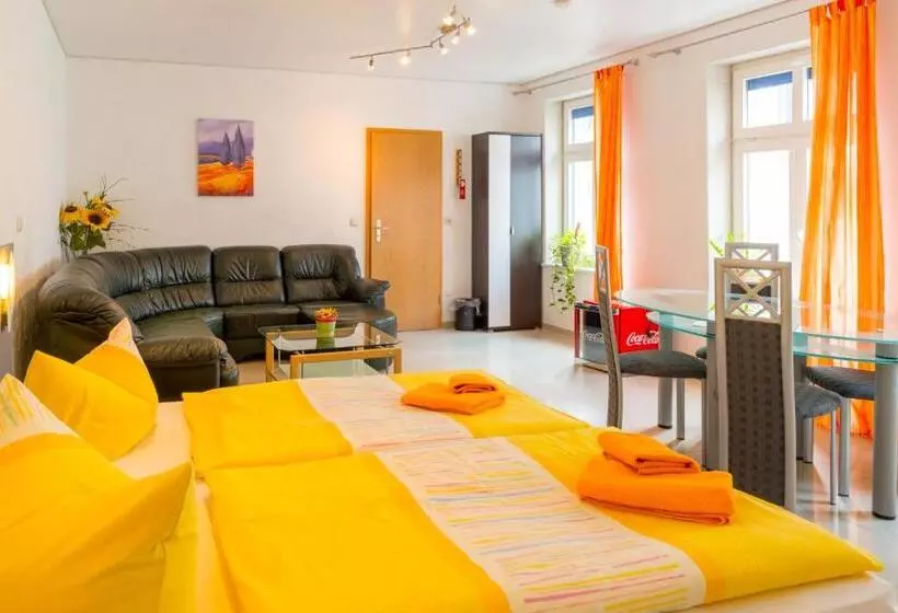 Hotelli Am Müritzhafen Garni