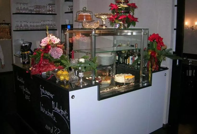 ホテル & Café Kleinergrünauer
