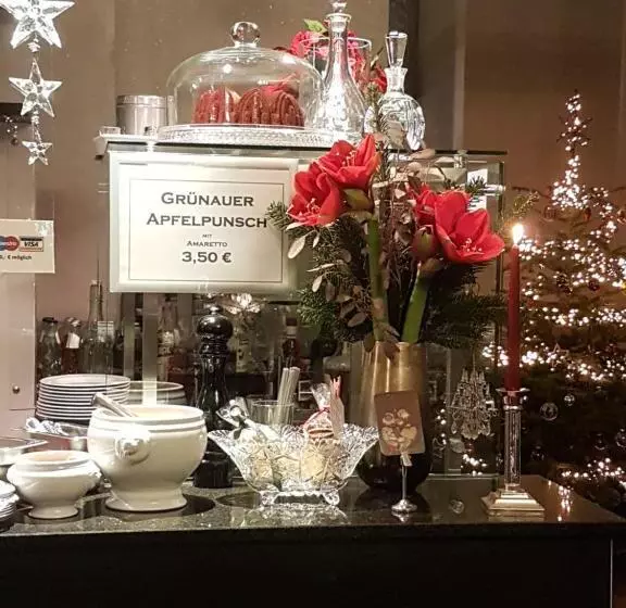 ホテル & Café Kleinergrünauer