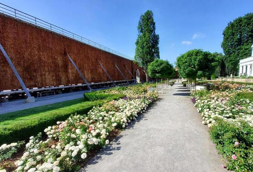 호텔 & Café Kleinergrünauer