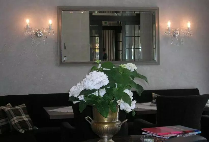 ホテル & Café Kleinergrünauer