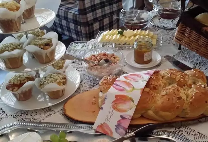 ホテル & Café Kleinergrünauer