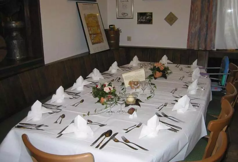 Hotelli Gasthof Zum Lamm